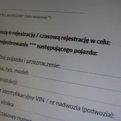 Formularz wniosku o przerejestrowanie samochodu. Wpisz dane pojazdu: rodzaj, marka, rok produkcji, VIN.