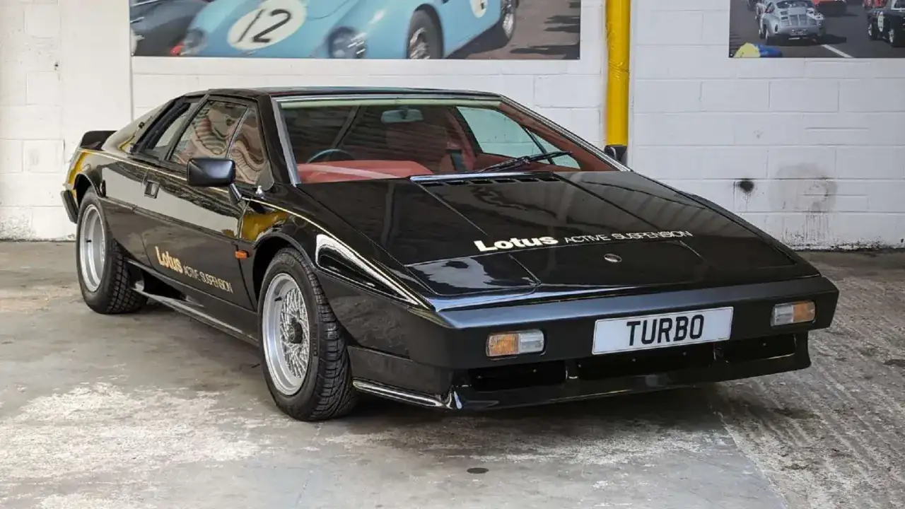 Lotus Esprit - historia, wersje i pułapki zakupu