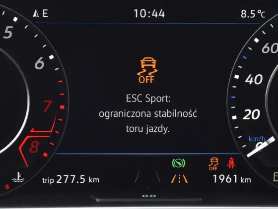 Kontrolka ESP świeci? Przyczyny, koszty, co robić!