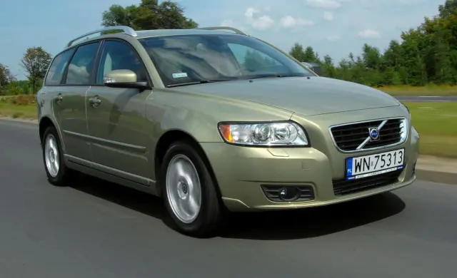 Volvo V50 jako używane kombi - silniki, usterki i koszty